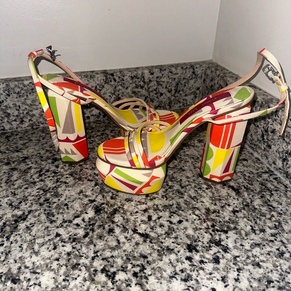 Never Worn Gianni Bini multi color platform heels - Picture 3 of 10